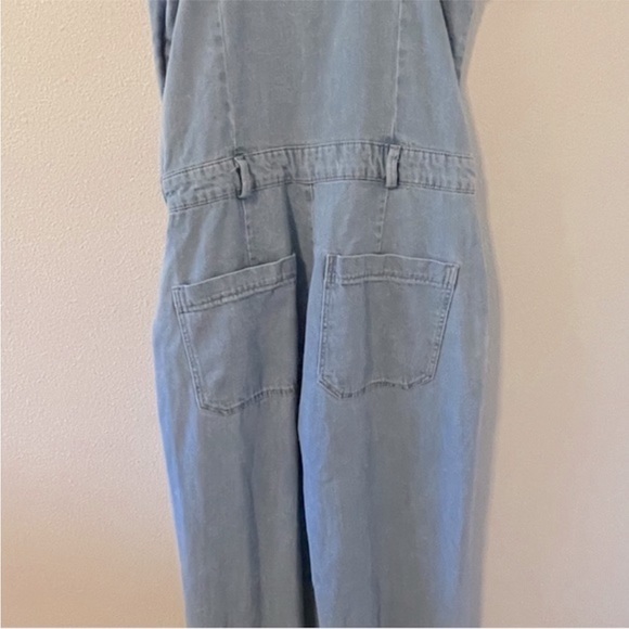 Bought on Poshmark but I’m too big in the chest for both. I have small and mediu - Picture 6 of 11